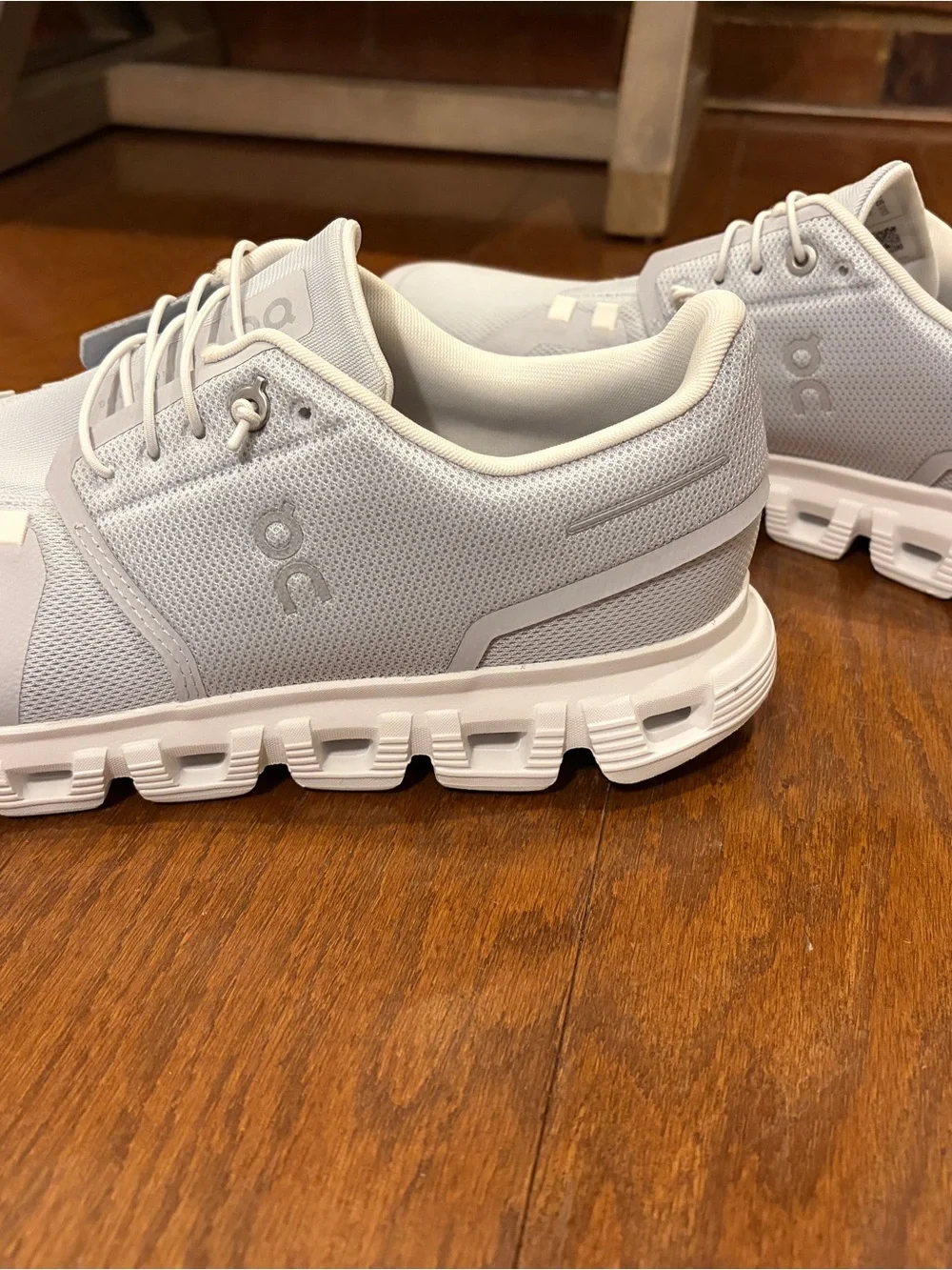 On Running Women’s Cloud 6 Sneakers in Glacier and White